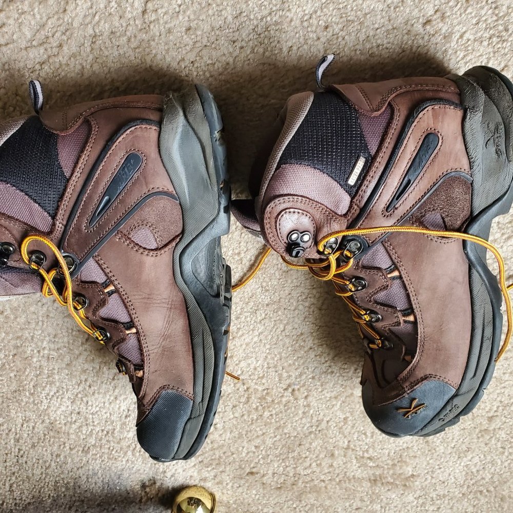 HI TEK Mid Hiking Boots